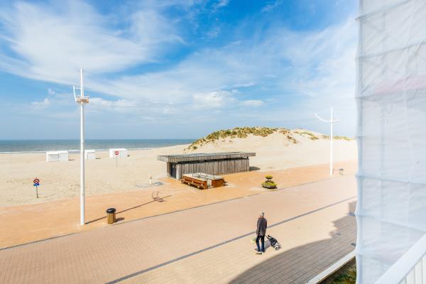 Appartement met frontaal zeezicht in Koksijde, direct aan het strand - thumbnail 5