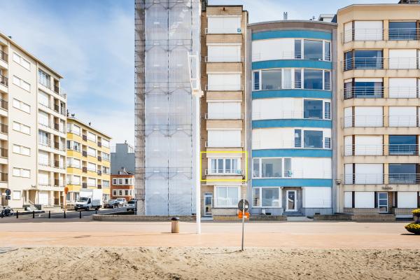 Appartement met frontaal zeezicht in Koksijde, direct aan het strand - thumbnail 4