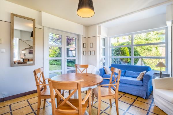 Centraal gelegen ruim appartement in Koksijde met tuin en terras - thumbnail 1