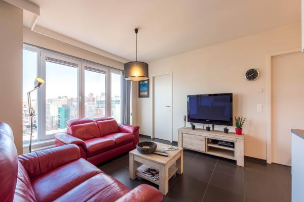 In het centrum: modern 4-persoons appartement aan zee in Koksijde - thumbnail 2