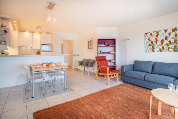 Licht appartement op de zeedijk met frontaal zeezicht voor 4 personen - thumbnail 2