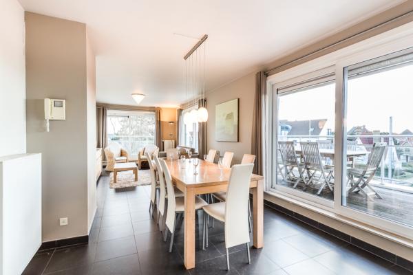 Op 350 m van zee: modern 6-persoons penthouse in Koksijde - thumbnail 1