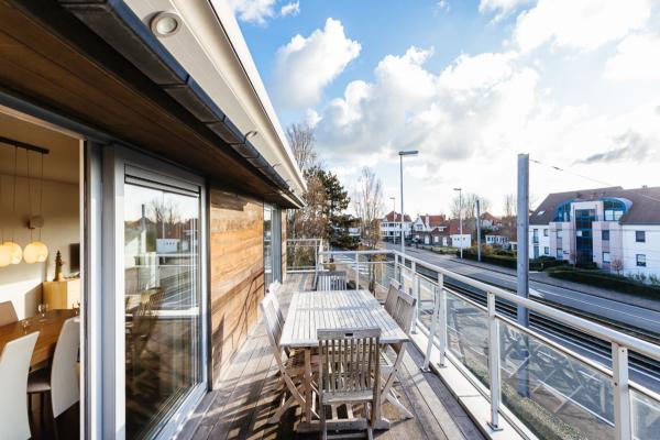 Op 350 m van zee: modern 6-persoons penthouse in Koksijde - thumbnail 3