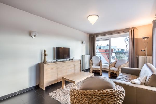 Op 350 m van zee: modern 6-persoons penthouse in Koksijde - thumbnail 2