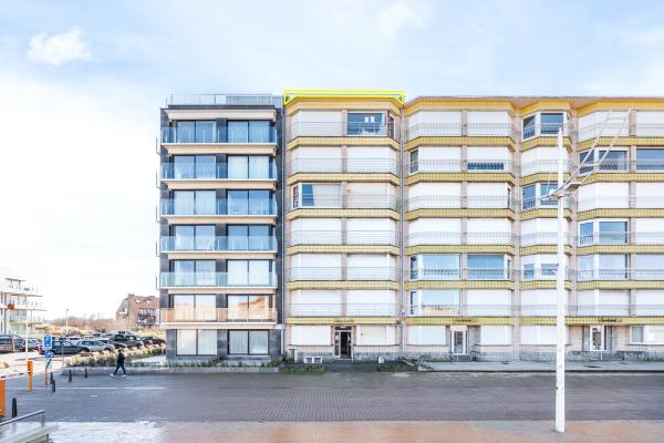 Penthouse met frontaal zeezicht en twee terrassen op de zeedijk van Koksijde - thumbnail 6