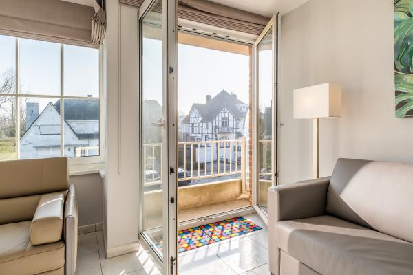 Modern appartement op 300m van strand en duinen in Sint-Idesbald - thumbnail 5
