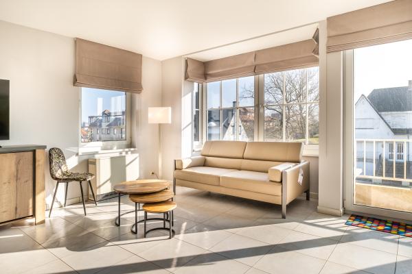 Modern appartement op 300m van strand en duinen in Sint-Idesbald - thumbnail 2