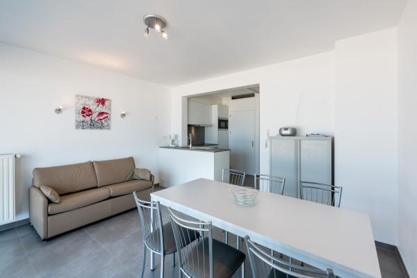 Stijlvol appartement met zeezicht op 10 meter van het strand - thumbnail 3