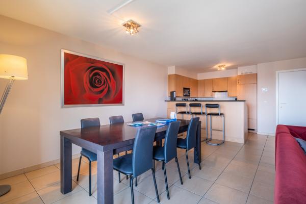 Ruim familieappartement met zeezicht op 150m van het strand in Koksijde - thumbnail 3