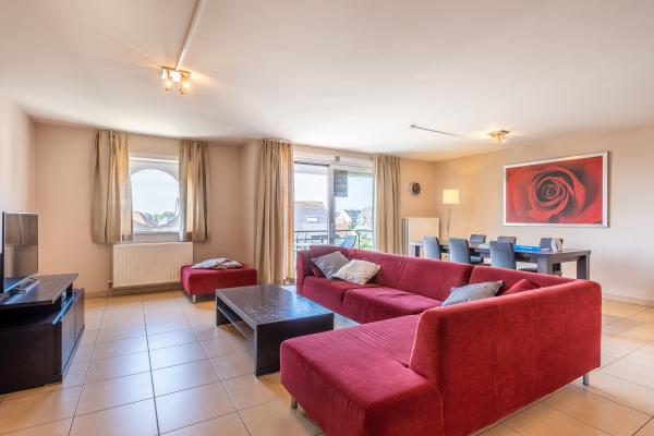 Ruim familieappartement met zeezicht op 150m van het strand in Koksijde - thumbnail 1