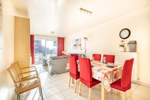 5-persoons appartement met balkon in hartje Koksijde - thumbnail 2