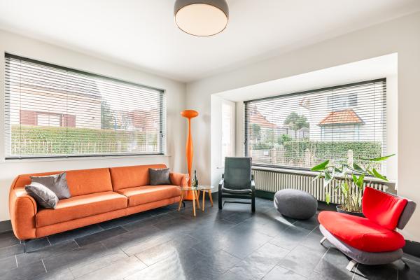 Op 500 m van zee: Gerenoveerd appartement met tuin in Sint-Idesbald - thumbnail 1