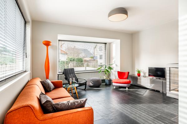 Op 500 m van zee: Gerenoveerd appartement met tuin in Sint-Idesbald - thumbnail 6
