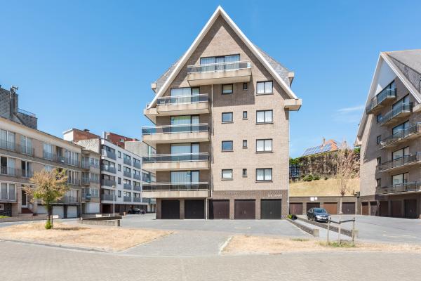 Klassiek appartement met balkon en garage op 100m van strand in Koksijde - thumbnail 1