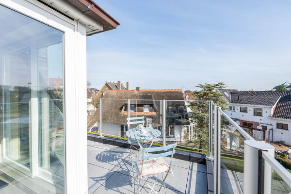 Licht appartement met zonnig terras en zeezicht in Koksijde, op 500m van het strand - thumbnail 1