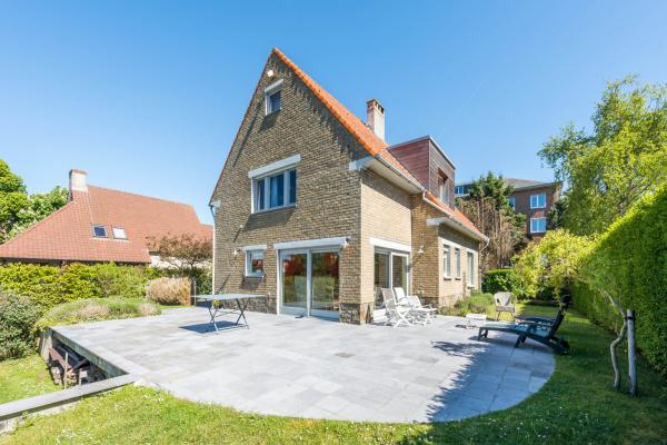 Authentieke villa voor 9 personen in Sint-Idesbald, vlakbij zee en duinen - thumbnail 1