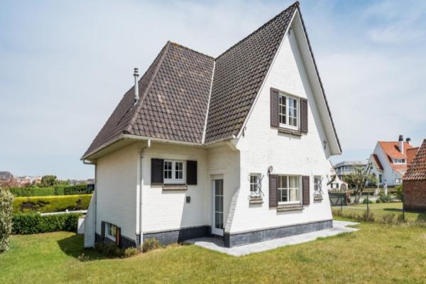 Gerenoveerde kustvilla met zonnige tuin op 250m van het strand in Sint-Idesbald - thumbnail 1