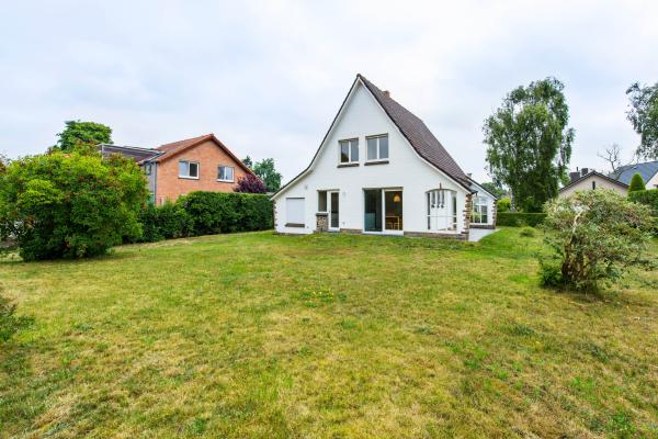 Gerenoveerde villa met zonnige tuin op 1,5 km van het strand in Koksijde - thumbnail 1