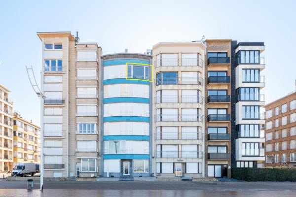 Gerenoveerd appartement met frontaal zeezicht op de dijk in Koksijde - thumbnail 6