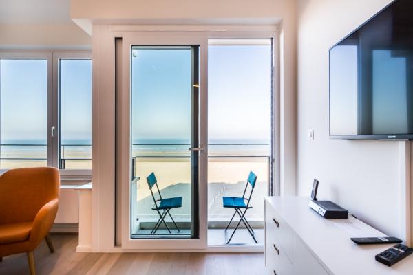 Frontaal zeezicht appartement voor 5 personen op 10 meter van het strand - thumbnail 2