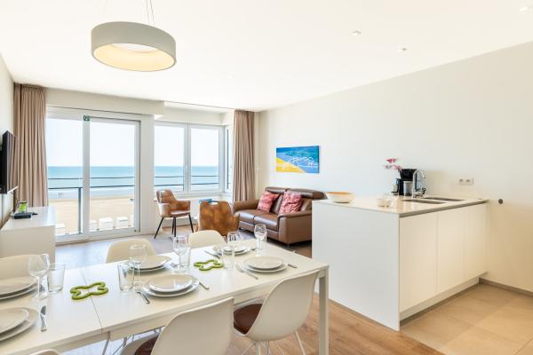 5-persoons luxe appartement met frontaal zeezicht in Koksijde - thumbnail 2