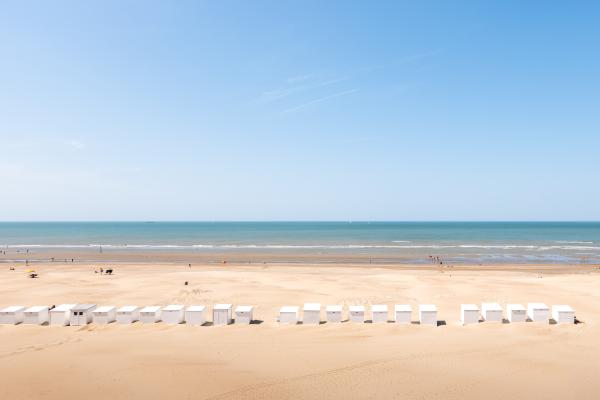 Frontaal zeezicht appartement op 10 meter van het strand in Koksijde - thumbnail 4