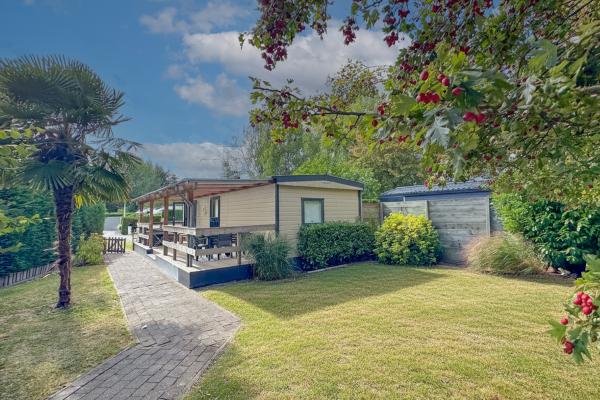 Sfeervol chalet met veranda op kindvriendelijk vakantiepark in hart van Zeeland - thumbnail 2