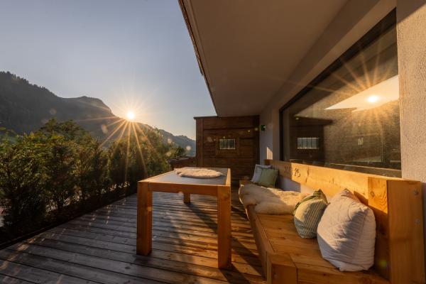 Luxe alpine appartement aan de piste in Kitzbühel met zonneterras - thumbnail 2