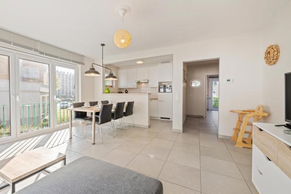 Gerenoveerd 6-persoons appartement op 200m van het strand in Nieuwpoort-Bad - thumbnail 2