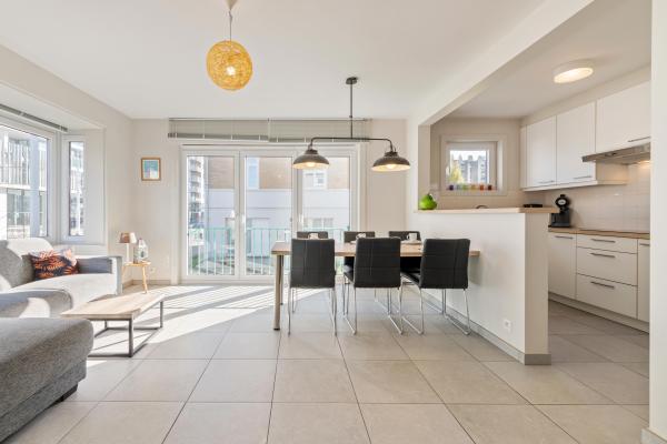 Gerenoveerd 6-persoons appartement op 200m van het strand in Nieuwpoort-Bad - thumbnail 3