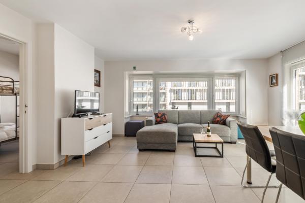 Gerenoveerd Appartement voor 6 Personen, 200m van het Strand in Nieuwpoort-Bad - thumbnail 1