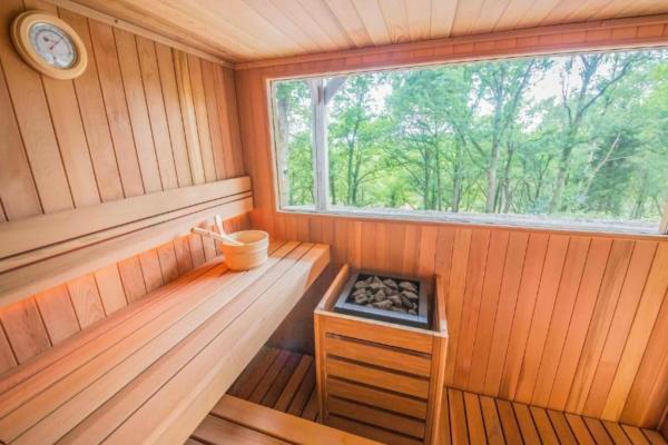 Stijlvolle villa voor 8 met sauna en uitzicht op de golfbaan in Durbuy - thumbnail 2