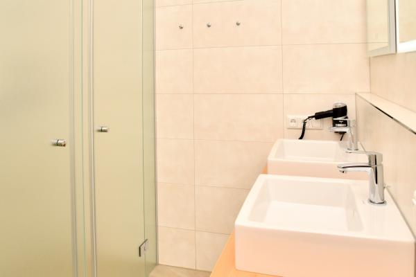 Wellnessappartement Ski-in/Ski-out bij gondel in Brixen im Thale - thumbnail 6