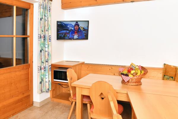 Ruim wellnessappartement voor 12 personen direct aan de gondel in Brixen im Thale - thumbnail 2