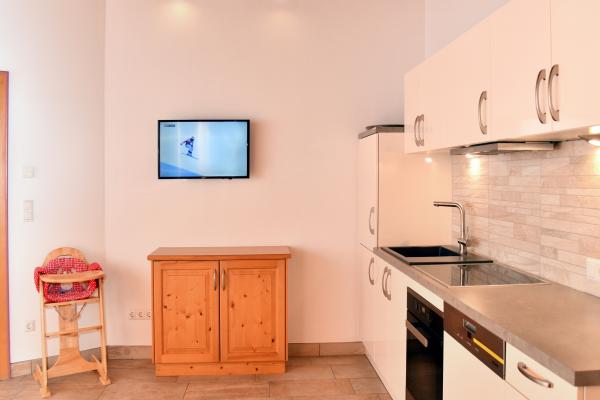 Ruim wellnessappartement voor 12 personen direct aan de gondel in Brixen im Thale - thumbnail 1
