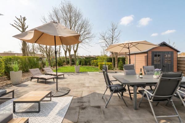 Luxe vissershuis in De Haan met privé strandcabine en zonnige tuin - thumbnail 4