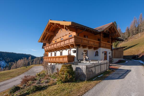 Ruim appartement op de berg bij Wagrain met panoramisch uitzicht - thumbnail 1