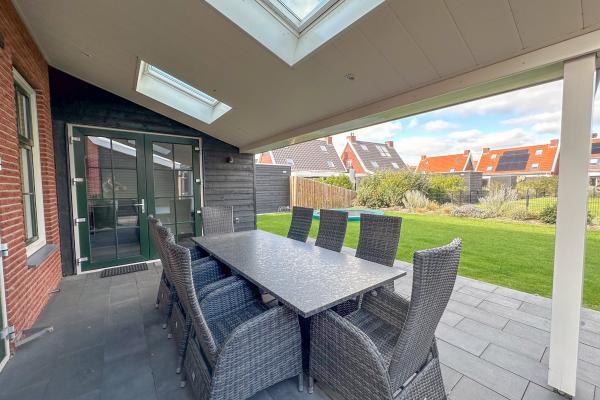 Luxe wellnessvilla voor 8 personen op 500m van het strand in Colijnsplaat - thumbnail 2