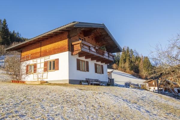 Vrijstaand vakantiehuis op biologische boerderij met panoramisch uitzicht in Hüttau - thumbnail 2