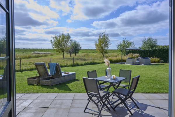 Luxe appartement met sauna en tuin, 14m van het strand in Colijnsplaat - thumbnail 3