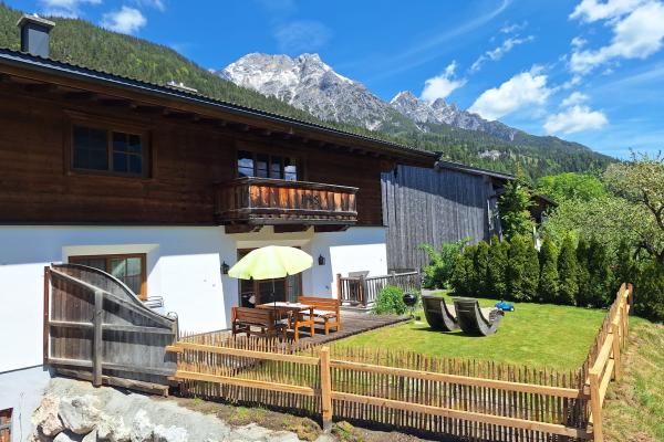 Ruim vakantiehuis in Leogang voor 12 personen, direct aan de skipiste - thumbnail 1
