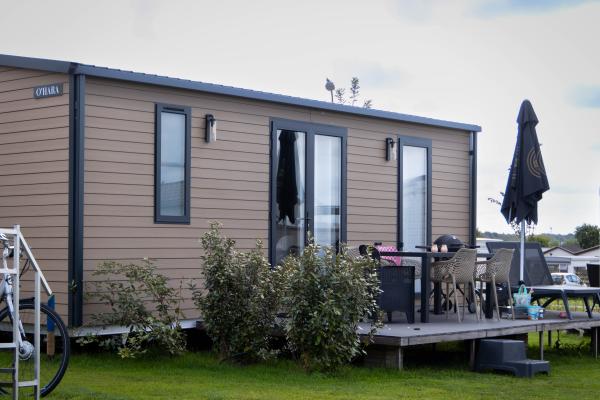 Chalet op kindvriendelijke camping op 90m van centrum Westerland - thumbnail 2