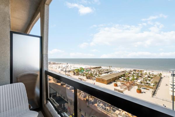 Zonnig appartement met frontaal zeezicht op 20 meter van het strand - thumbnail 2