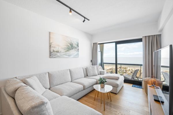 Zonnig appartement met frontaal zeezicht op 20 meter van het strand - thumbnail 1