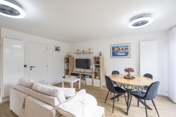 Lichtrijke bungalow met omheinde tuin in vakantiepark 't Zand, Westende - thumbnail 3