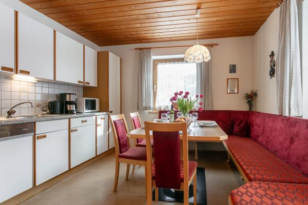 Vrijstaand vakantiehuis voor 10 personen direct aan de piste in Niederau - thumbnail 5