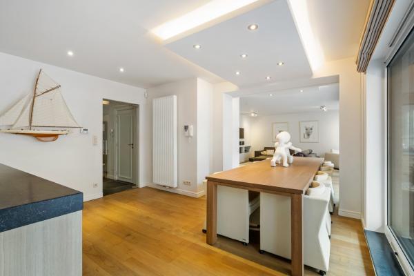 Luxe 4-slaapkamerappartement met 80m² terras op 500m van het strand - thumbnail 3