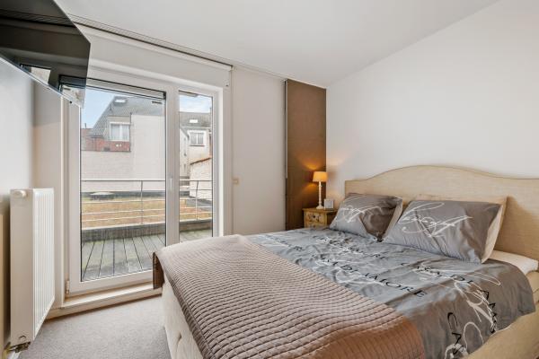 Luxe 4-slaapkamerappartement met 80m² terras op 500m van het strand - thumbnail 5