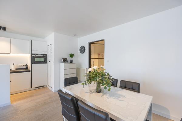 Licht appartement op vierde verdieping met terrassen, 45 meter van centrum - thumbnail 5
