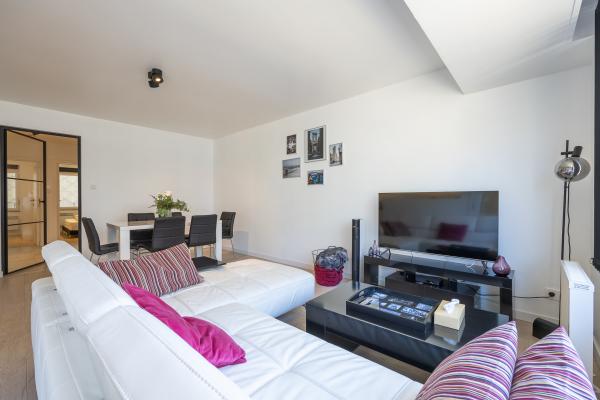 Licht appartement op vierde verdieping met terrassen, 45 meter van centrum - thumbnail 3